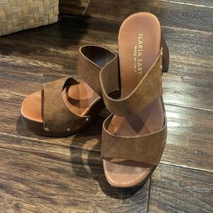 Italian Suede clog size 37 or 6.5 runs more like a 7- or 7.5